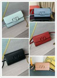 Picture of Valentino Handbags _SKUfw128535231fw